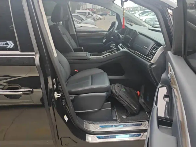 GAC Trumpchi M8 — Фото автомобиля 24