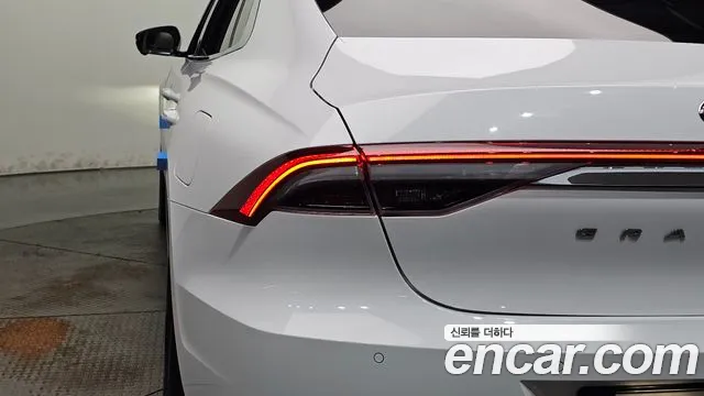 Hyundai Grandeur (New) Hybrid — Фото автомобиля 8