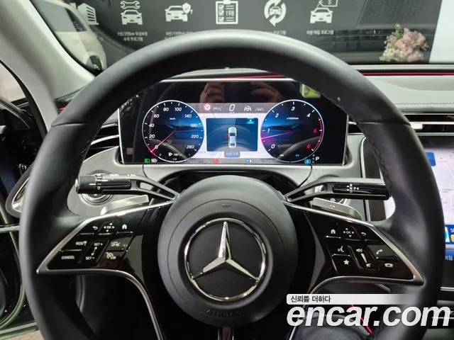 Mercedes-Benz E-Class — Фото автомобиля 12