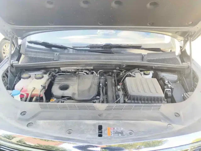 Roewe iMAX8 — Фото автомобиля 9