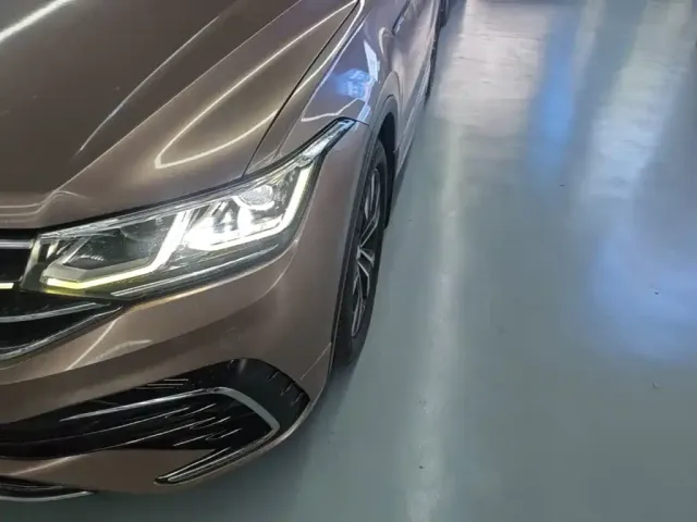 Volkswagen Tiguan L — Фото автомобиля 16