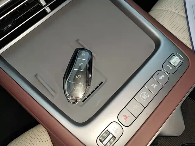 BYD Seal 07 DM-i — Фото автомобиля 8