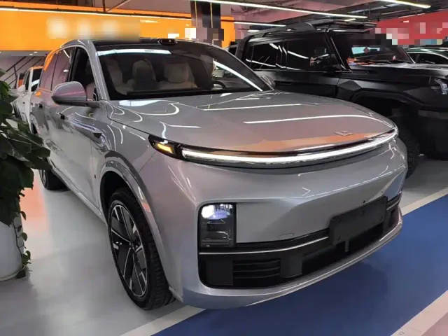Li Auto L9 — Фото автомобиля 3