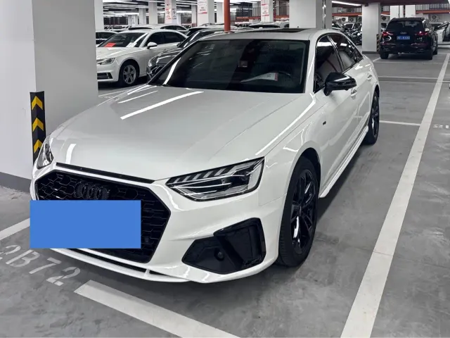Фотография автомобиля — Audi A4L