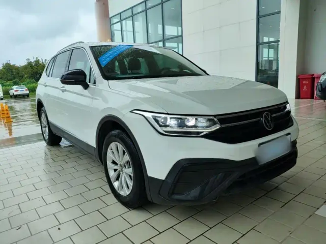 Volkswagen Tiguan L — Фото автомобиля 3