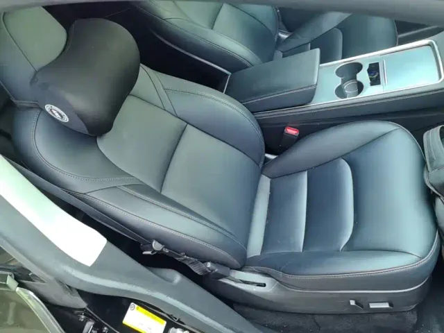 Tesla Model Y — Фото автомобиля 24