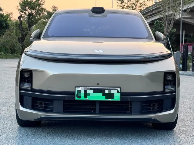 Li Auto L9 — Фото автомобиля 2