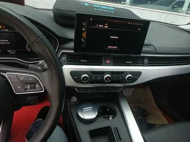 Audi A4L — Фото автомобиля 12