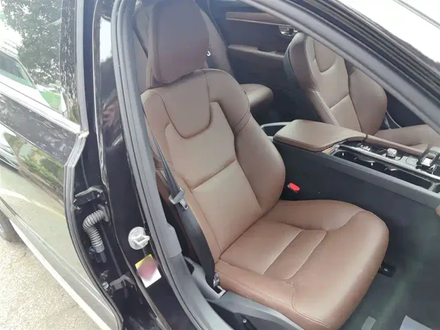 Volvo S90 — Фото автомобиля 19