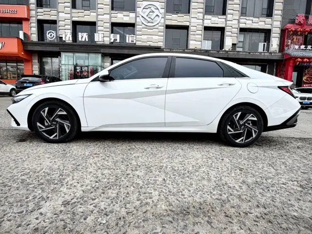 Hyundai Elantra — Фото автомобиля 8