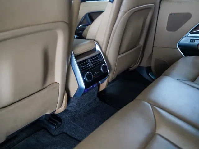 Land Rover Range Rover — Фото автомобиля 10
