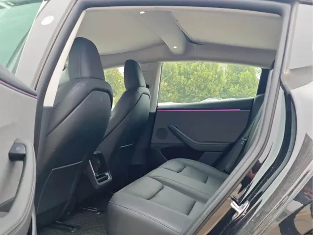 Tesla Model 3 — Фото автомобиля 5