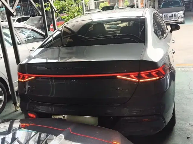 BYD Qin PLUS 2024 Glory Edition DM-i 55KM Leading — Фото автомобиля 5