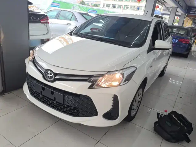 Фотография автомобиля — Toyota Vios FS