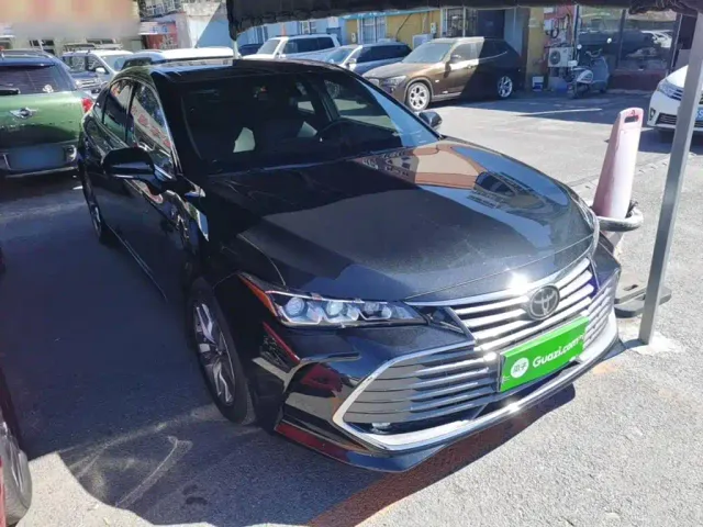 Toyota Avalon — Фото автомобиля 3