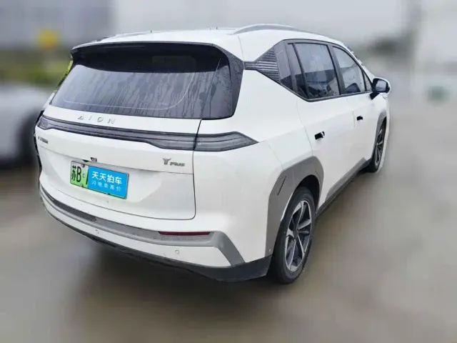 GAC Aion Y — Фото автомобиля 2