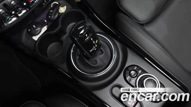 MINI Clubman — Фото автомобиля 12
