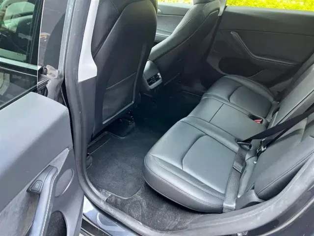 Tesla Model Y — Фото автомобиля 5