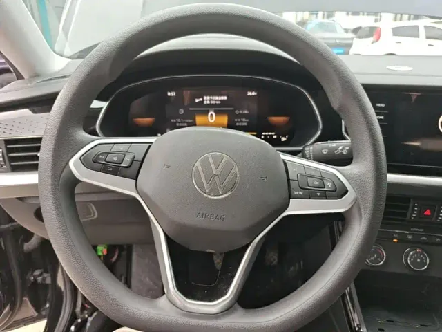 Volkswagen Passat — Фото автомобиля 10