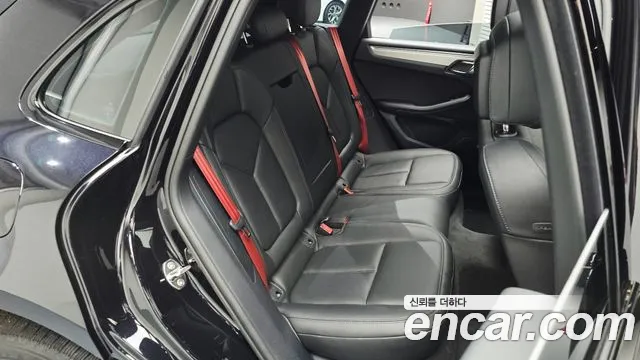 Porsche Macan — Фото автомобиля 23