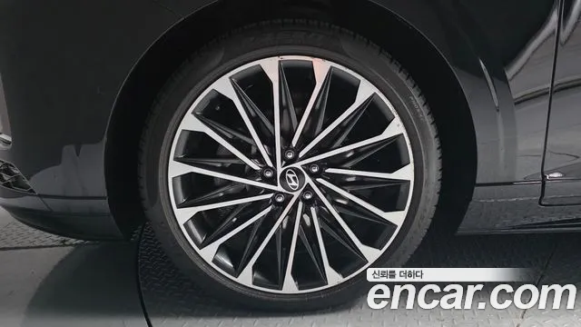 Hyundai Grandeur GN7 — Фото автомобиля 5