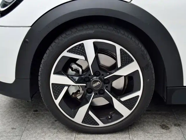 MINI Hatch — Фото автомобиля 9