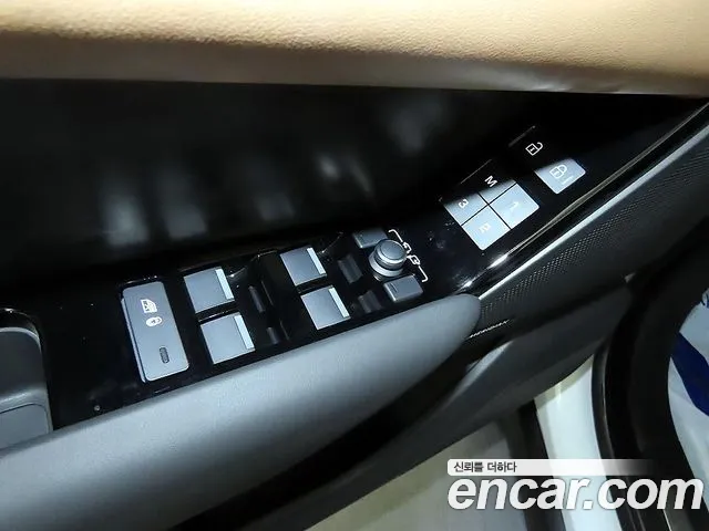 Land Rover Range Rover Velar Range Rover Velar 3.0 P400 Dynamic HSE — Фото автомобиля 13