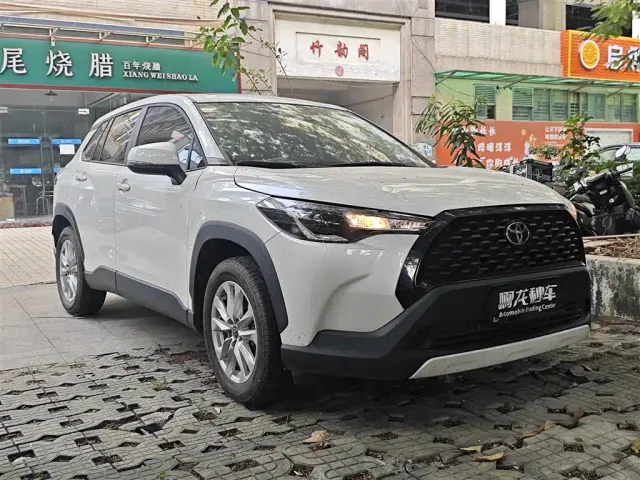 Toyota Corolla Cross — Фото автомобиля 3