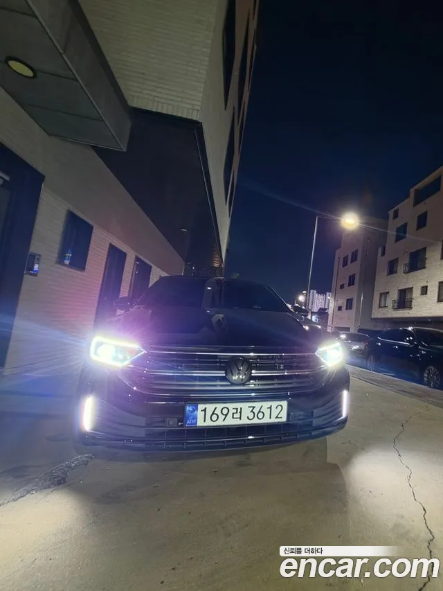 Volkswagen Jetta — Фото автомобиля 3