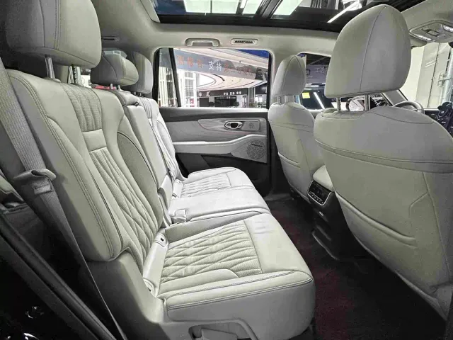 GAC Trumpchi GS8 — Фото автомобиля 28