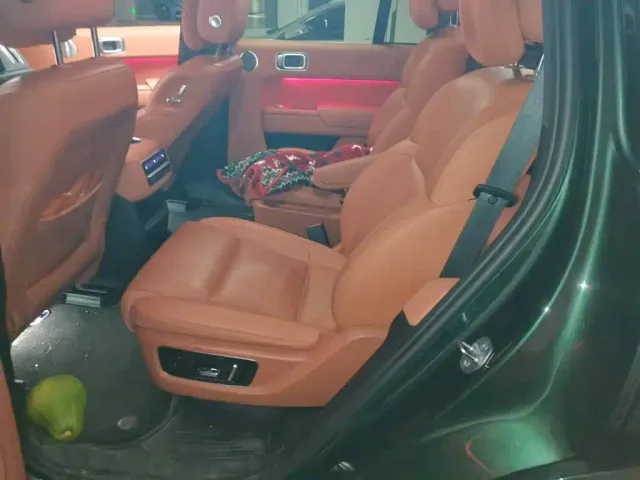 Li Auto L8 — Фото автомобиля 18