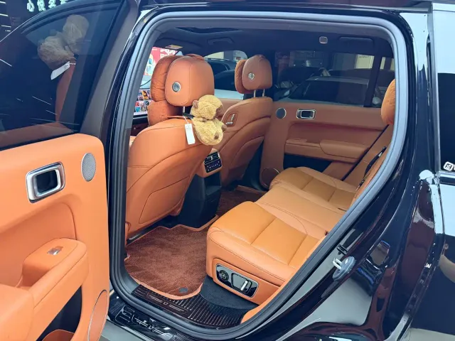 Li Auto L7 — Фото автомобиля 5
