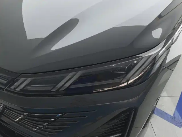 Changan Eado — Фото автомобиля 5