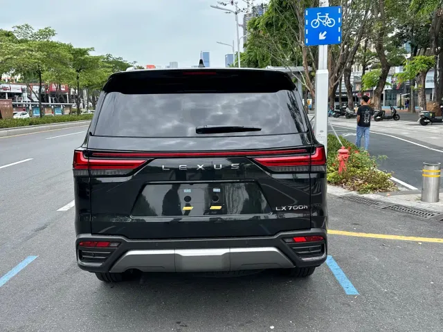 Lexus LX — Фото автомобиля 12