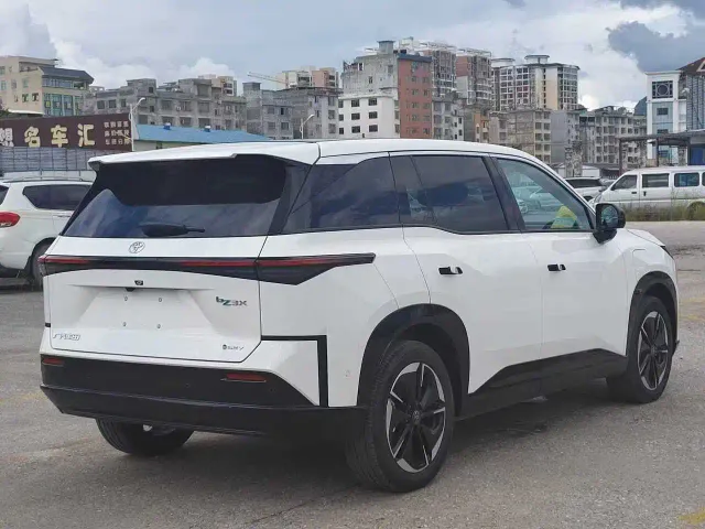 Toyota BoZhi 3X — Фото автомобиля 7