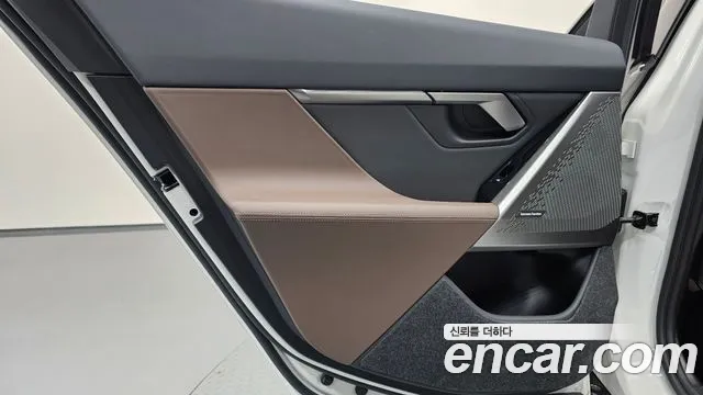 BMW 5 Series G60 — Фото автомобиля 25