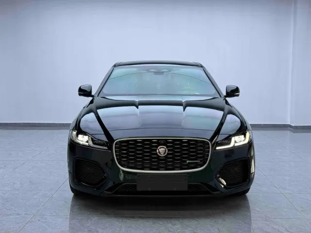 Jaguar XFL — Фото автомобиля 2