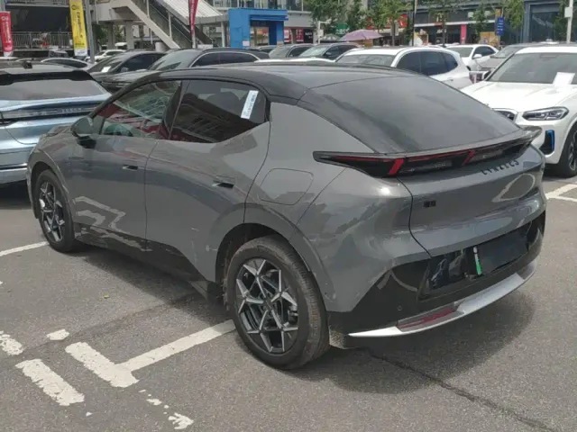 Lynk & Co Z20 — Фото автомобиля 4