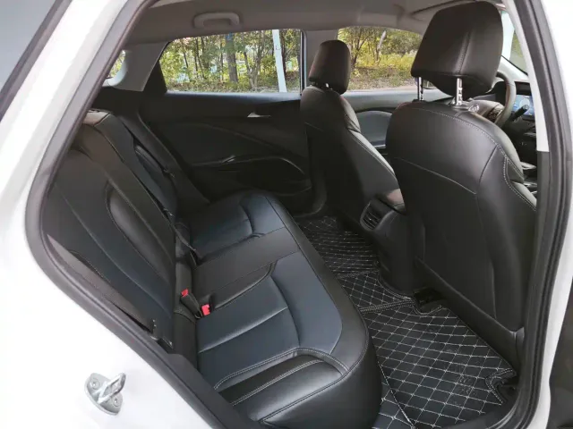 Buick Velite 6 — Фото автомобиля 13
