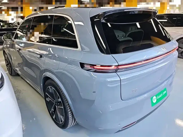 Li Auto L8 — Фото автомобиля 4