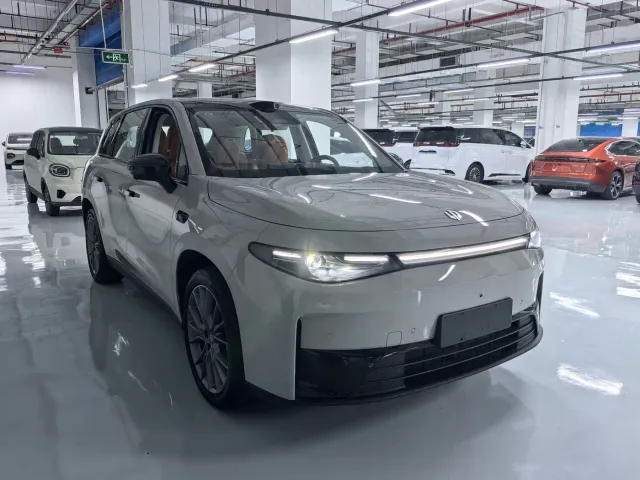 Leapmotor C10 — Фото автомобиля 3