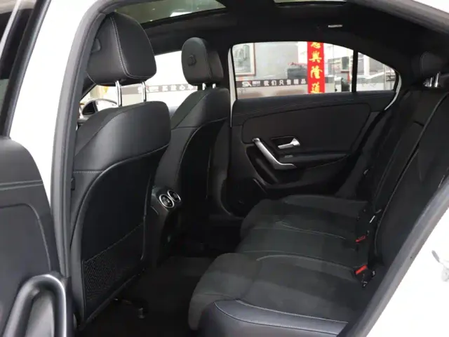 Mercedes-Benz A-Class — Фото автомобиля 11