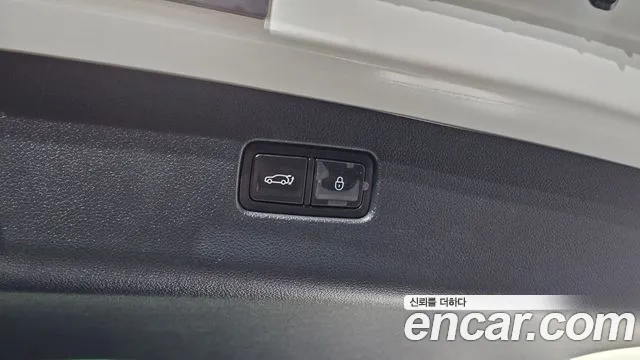 Genesis GV70 — Фото автомобиля 30