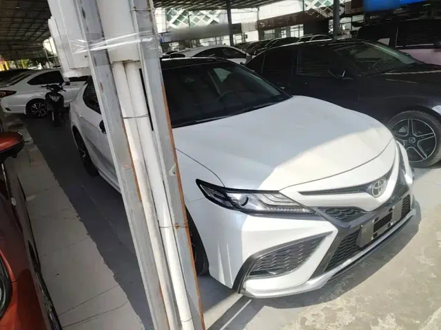 Toyota Camry — Фото автомобиля 3