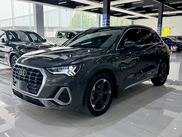 Фотография автомобиля — Audi Q3