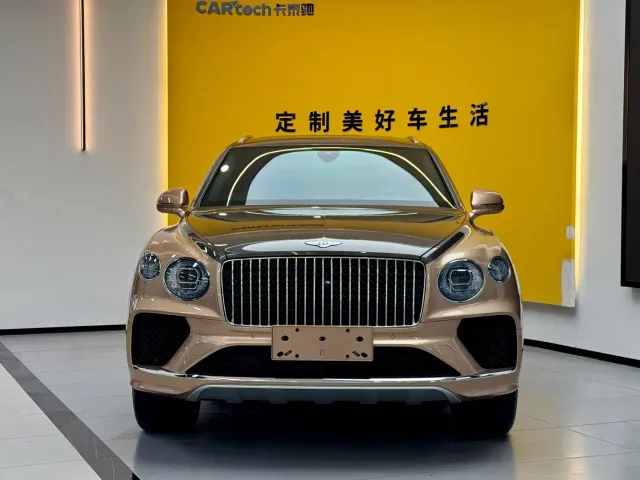 Bentley Bentayga — Фото автомобиля 2