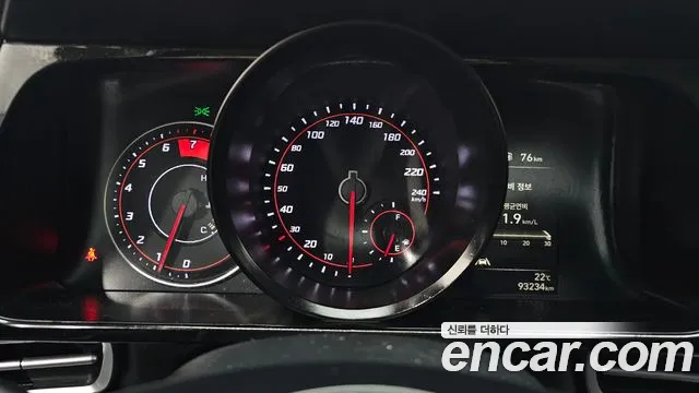 Hyundai Avante CN7 — Фото автомобиля 11