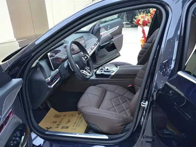 BMW 7 Series — Фото автомобиля 4