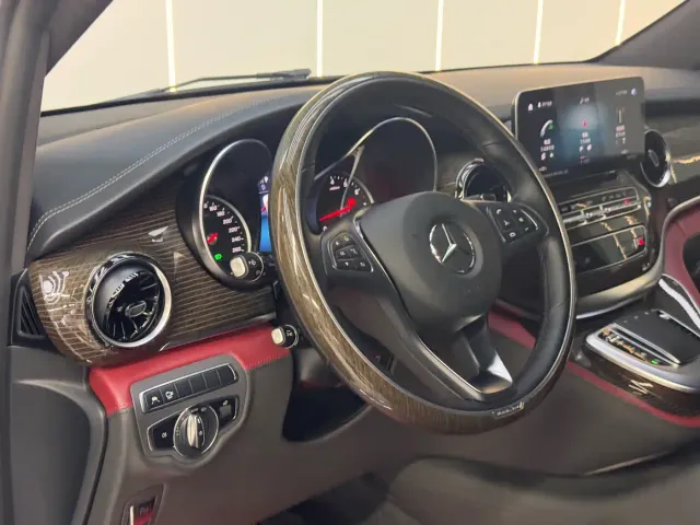 Mercedes-Benz Mercedes-Benz V-Class 2024 V 300 L Long Wheelbase Premium — Фото автомобиля 17