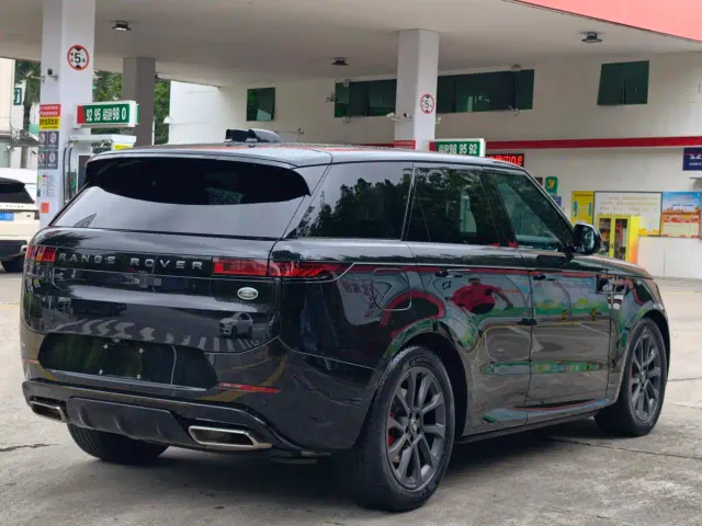 Land Rover Range Rover Sport — Фото автомобиля 11